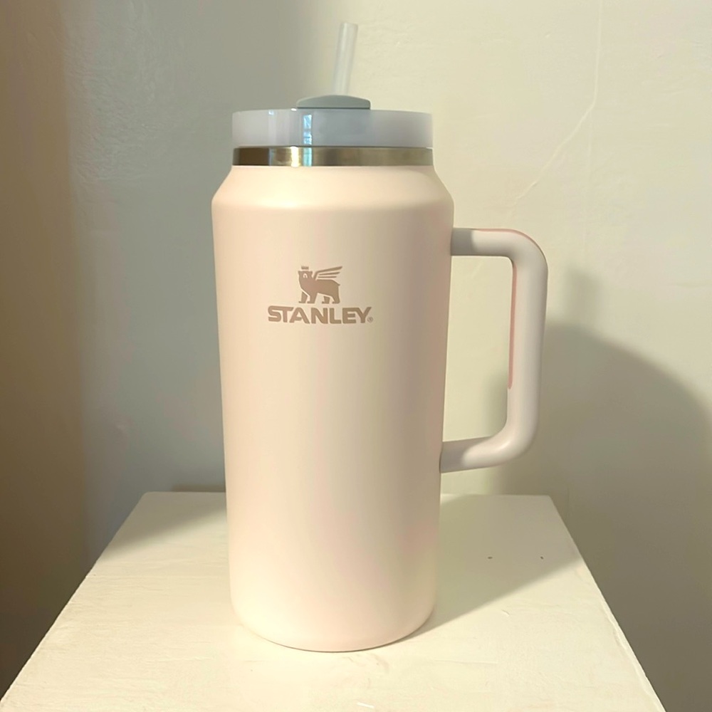 64oz. Stanley (Light Pink)